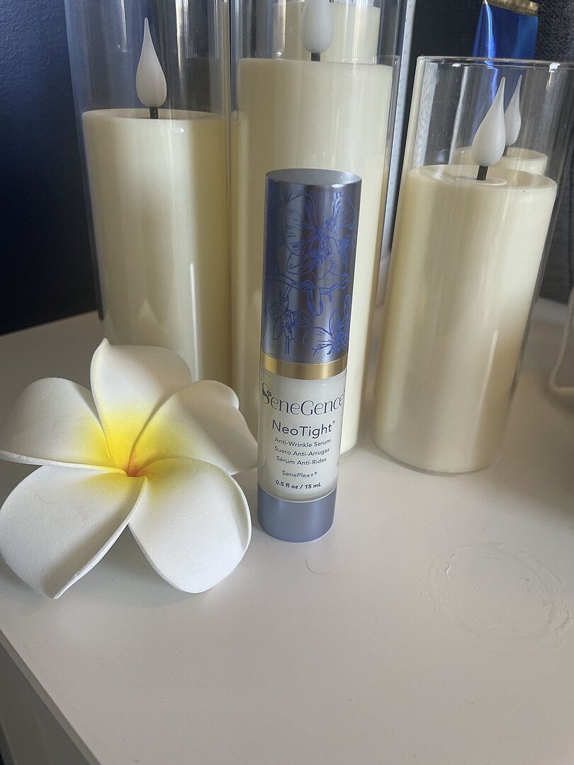 LipSense NeoTight Siero Viso antirughe ai peptidi