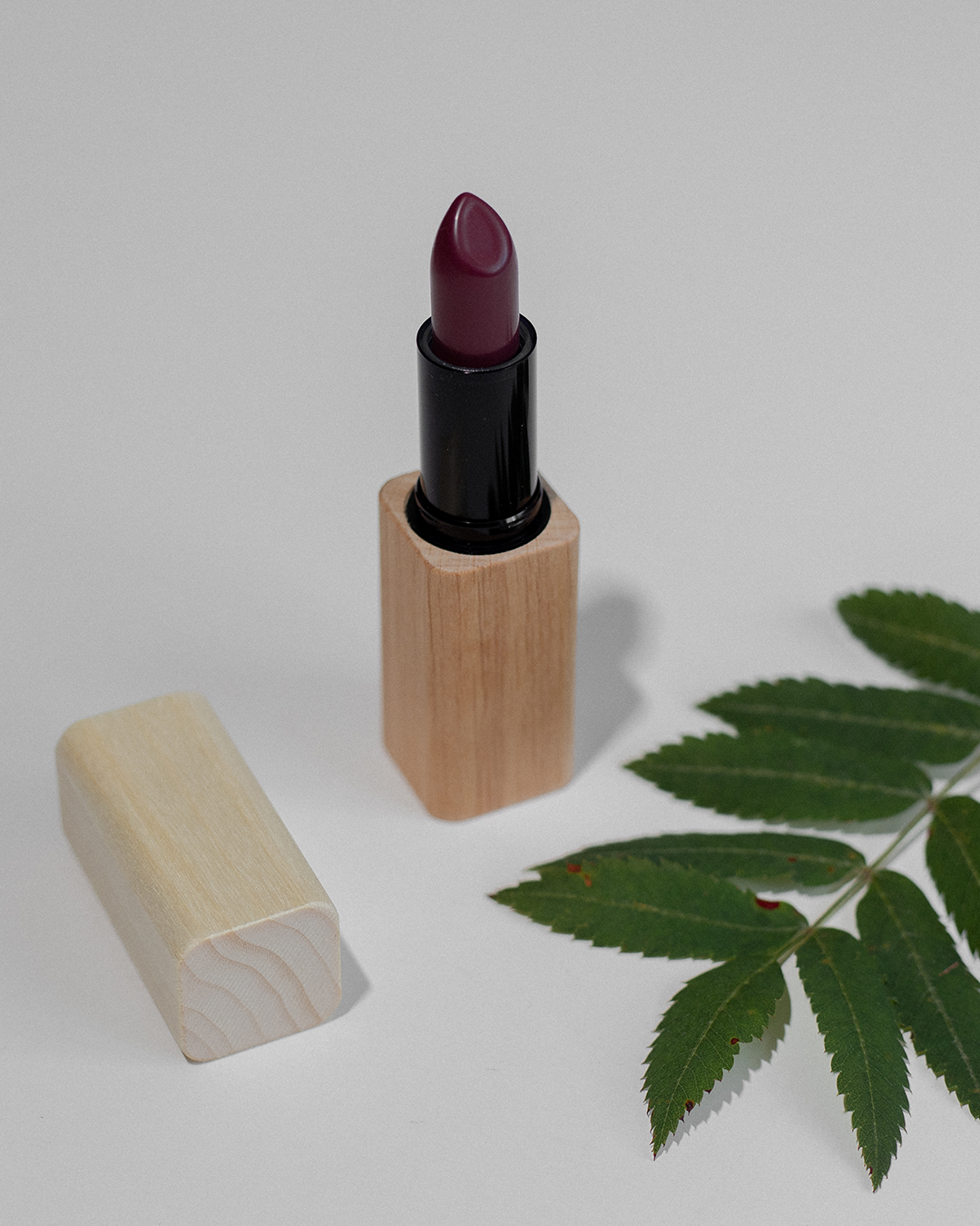 HAVU Lipsticks PLUM rossetto viola prugna semiopaco