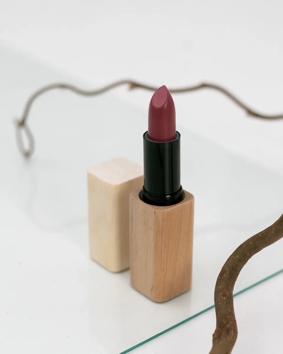 HAVU Lipsticks Lily rossetto nude viola semi-opaco