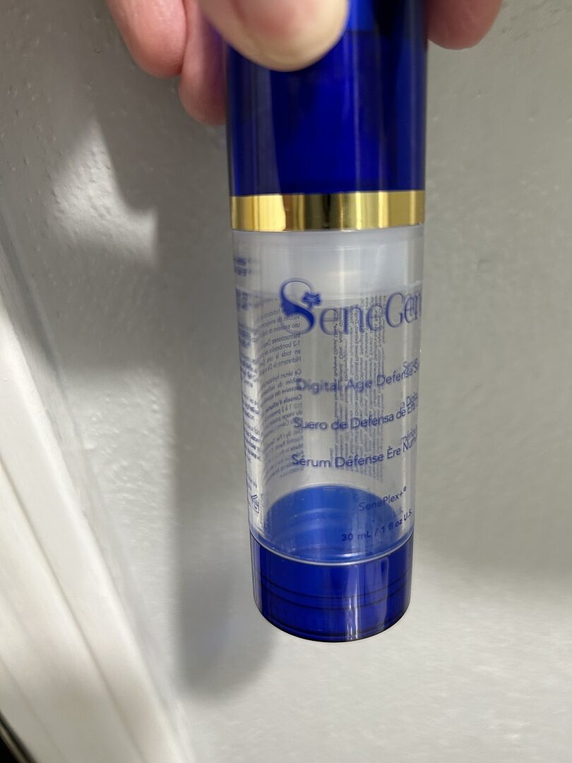 Lipsense Skincare Digital Age Defense siero viso luce blu