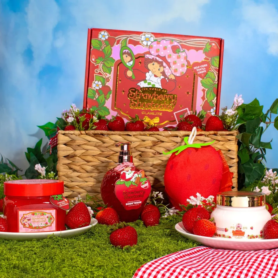 Glamlite Berry Sweet routine doccia fragola set 4 pezzi