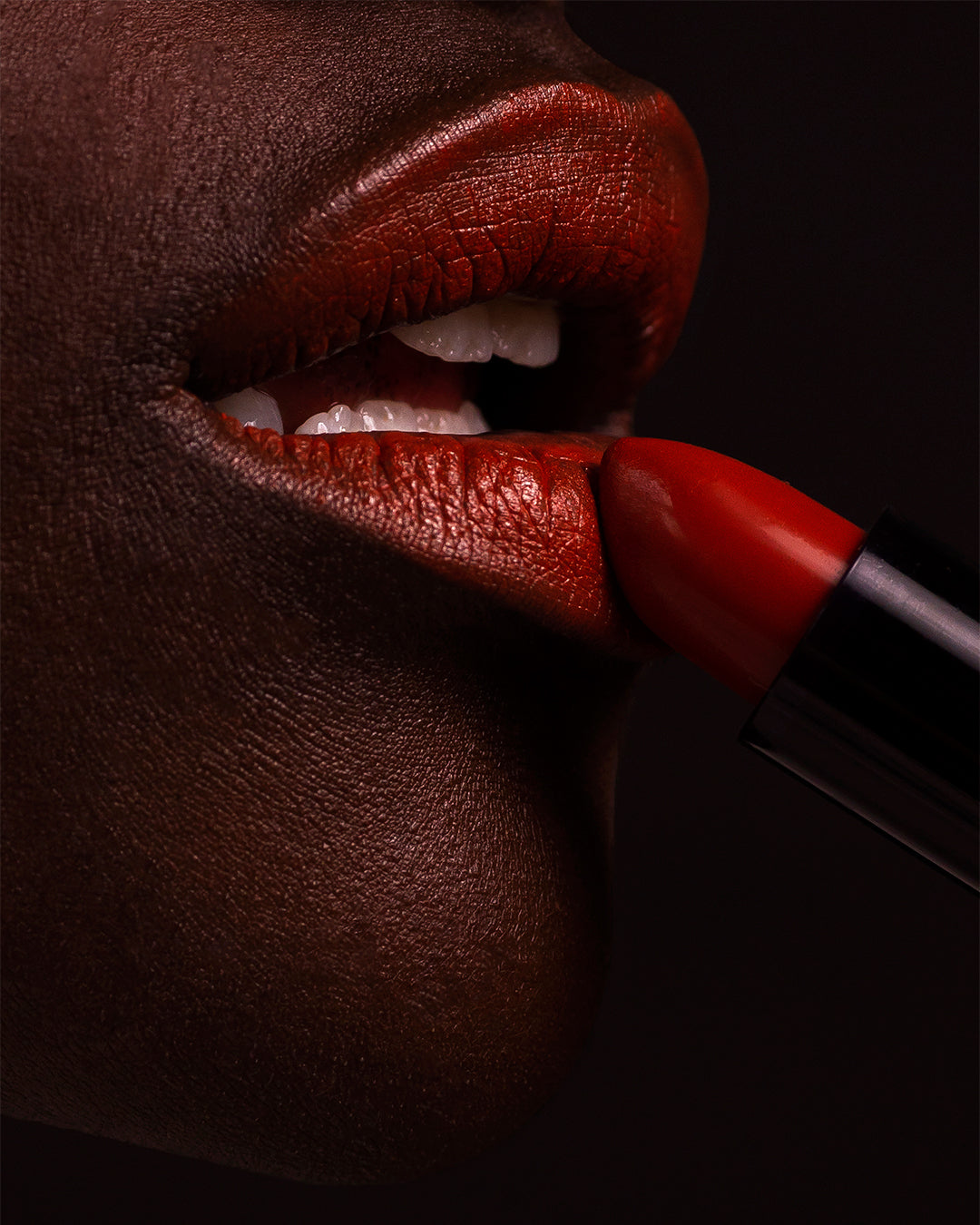 HAVU Lipsticks Cranberry rossetto rosso ciliegia pieno