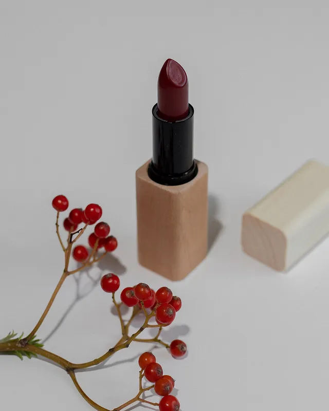HAVU Cherry rossetto rosso freddo classico
