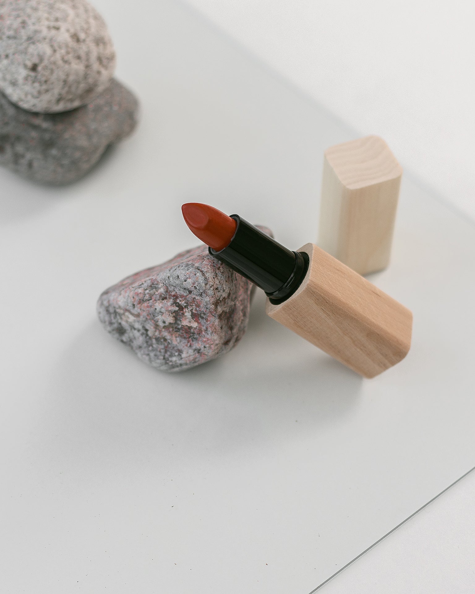 HAVU Lipsticks RED rossetto rosso caldo semiopaco