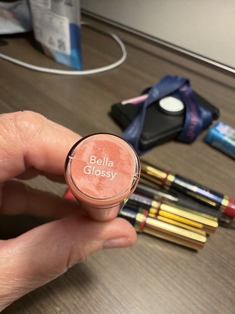 LipSense Moisturizing Gloss lucidalabbra idratante Glossy