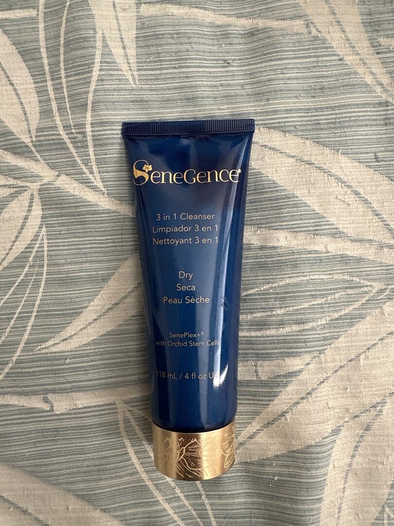 LipSense 3 in 1 Cleanser Dry detergente viso pelle secca